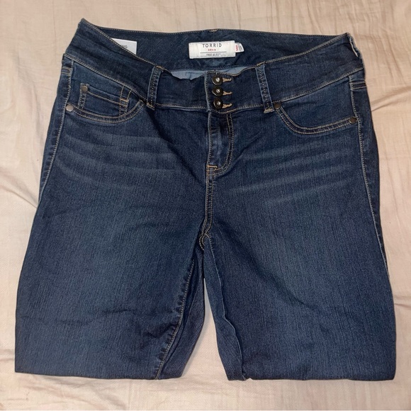 14R Torrid Skinny Jeans - Picture 2 of 3